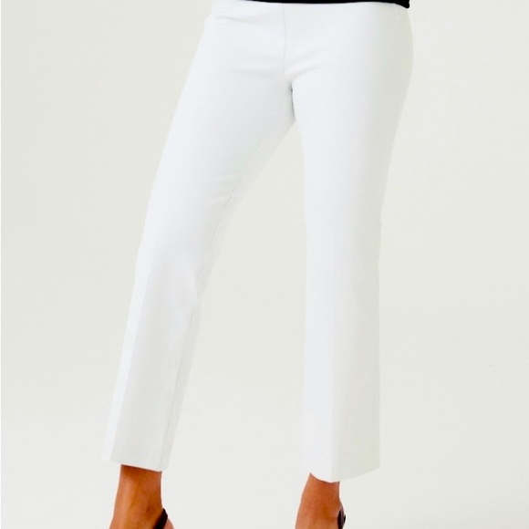 NWT Spanx Classic White Ultimate Opacity On The Go Kick Flare Pants - Picture 1 of 2